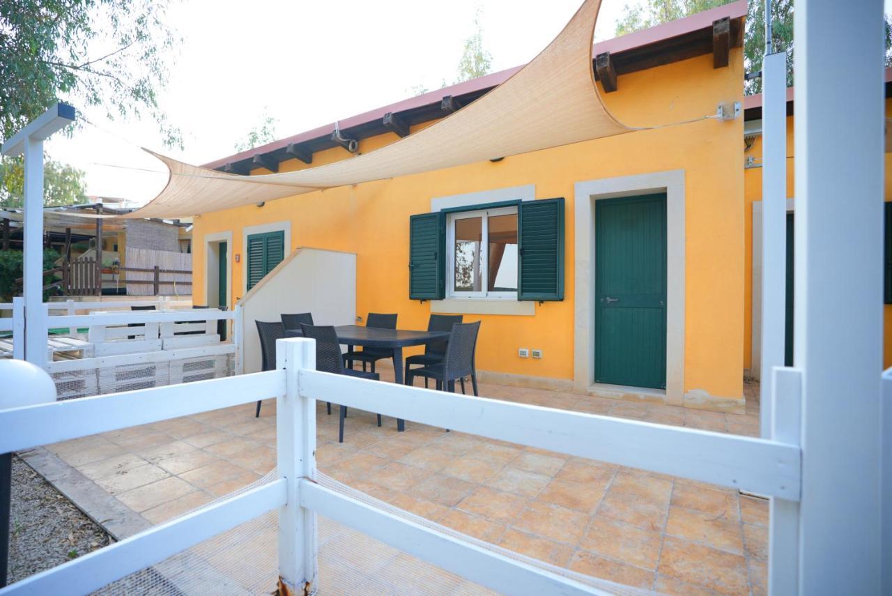 Keys Of Sicily - Bungalows Sul Mare مارينا موديكا المظهر الخارجي الصورة